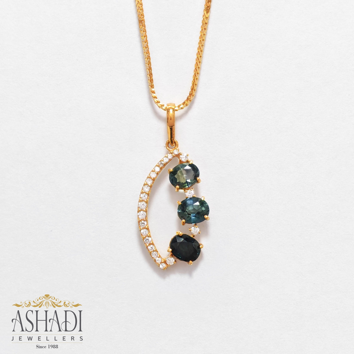 Gold Pendant | PE0045